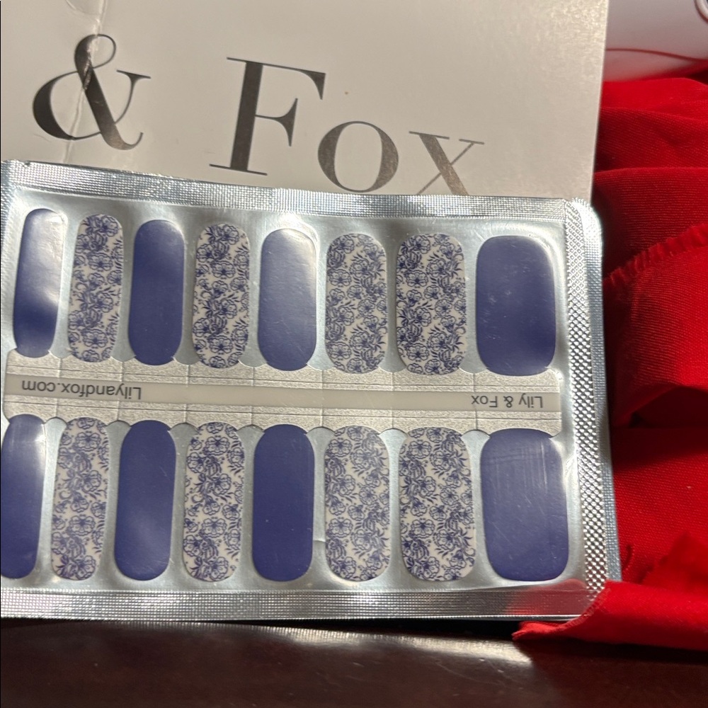 MWOT NAIL PRODUCTS GEL STRIPS: DASHING, DIVA, AND LILY AND FOX - Picture 6 of 14